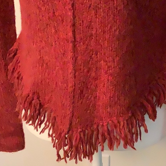Beautiful Banana Republic knit fringed sweater - Picture 3 of 7